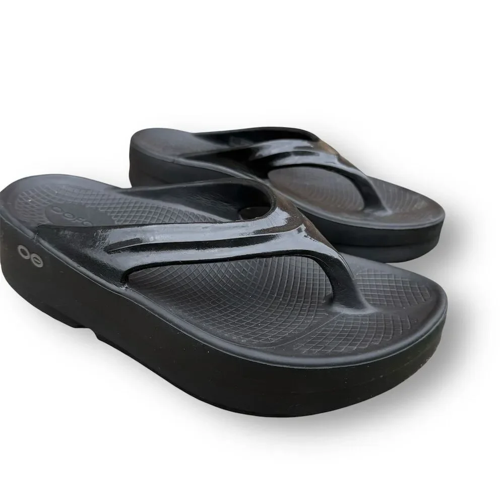 OOFOS Women's Black Comfort Sandals - Picture 3 of 14